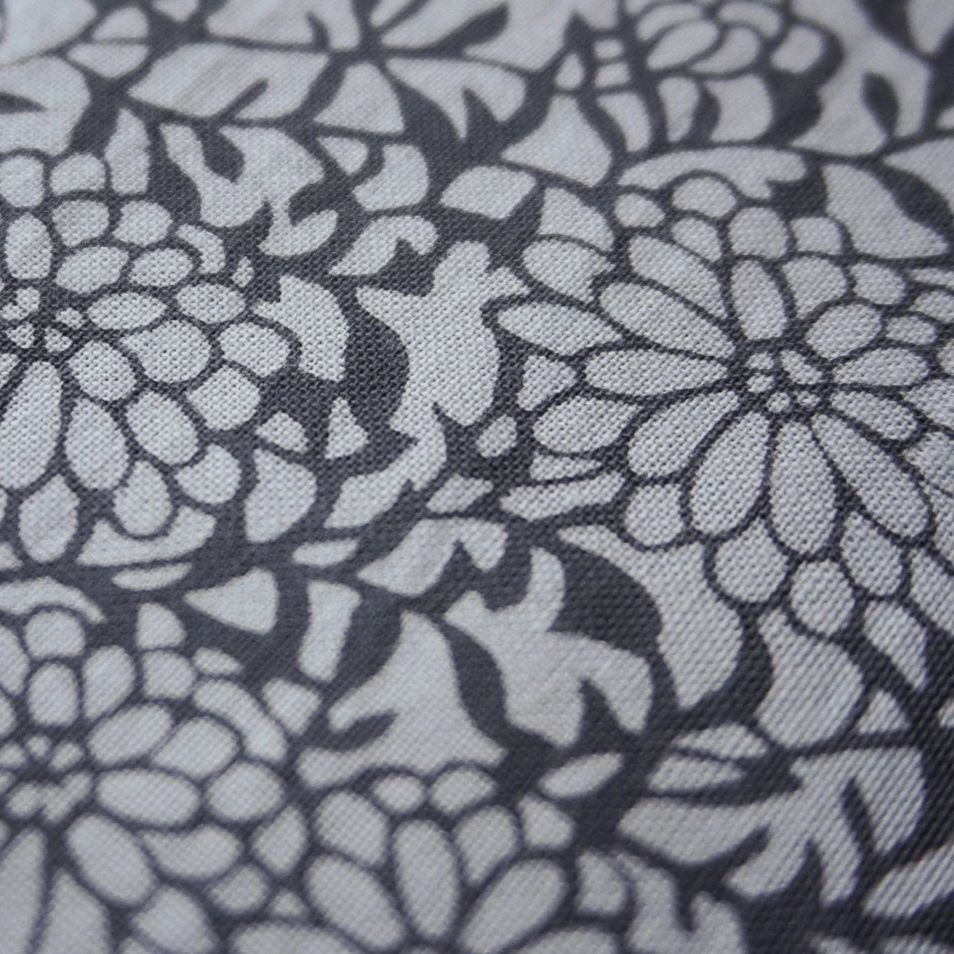 新江戸染 丸久商店 復刻てぬぐい<重ね菊> てぬぐい 新江戸染 丸久商店 錫色